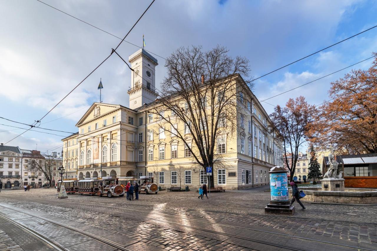 Rynok Square City Center Two Bedroom Apartment! Lviv Extérieur photo