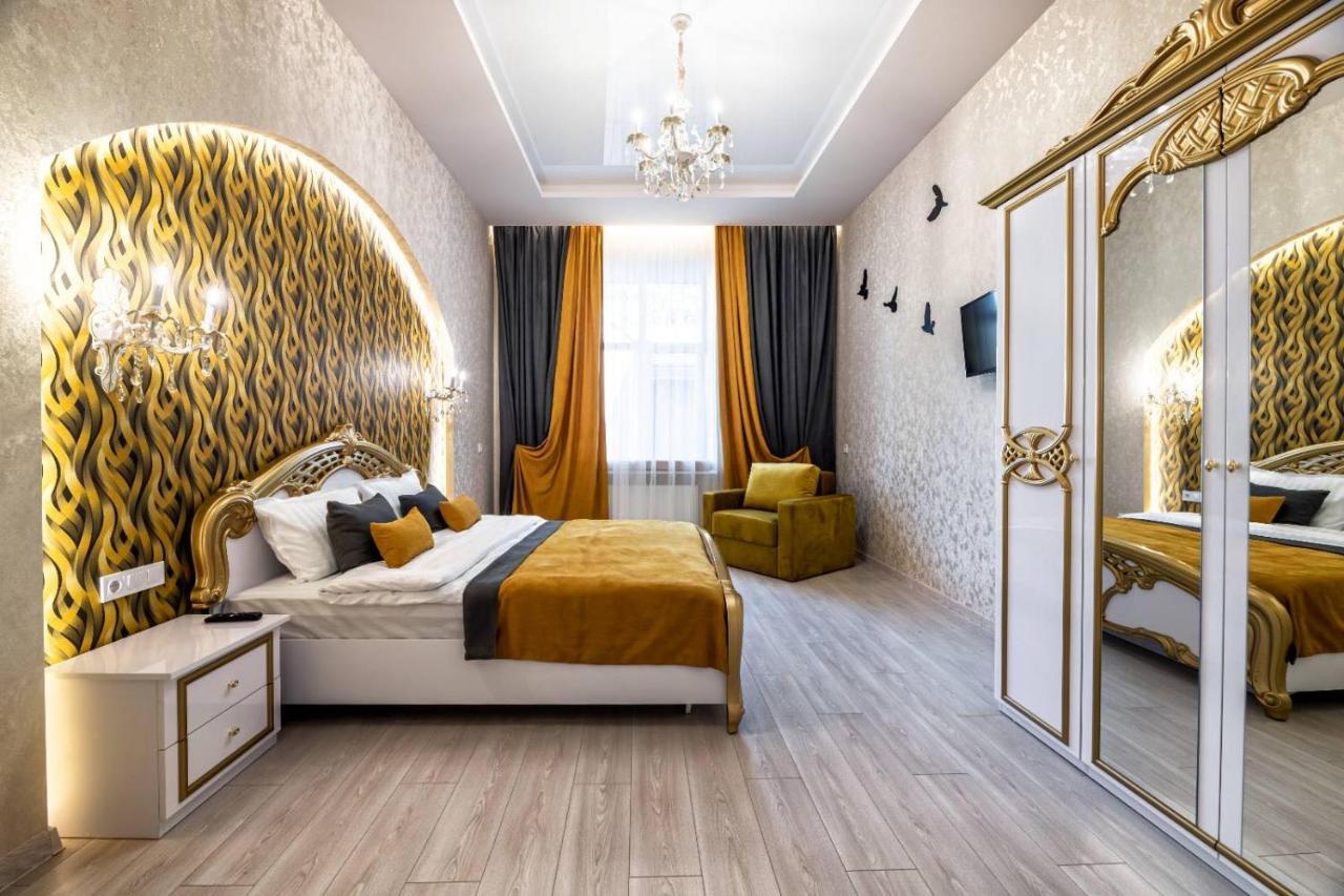 Rynok Square City Center Two Bedroom Apartment! Lviv Extérieur photo